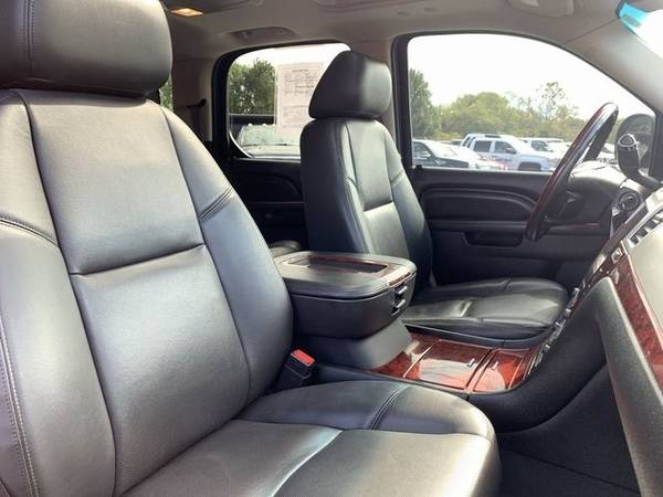 2013 Cadillac Escalade Premium AWD Navi Tv/DVD Sunroof Cln Carfax We F for sale in Canton, PA – photo 16