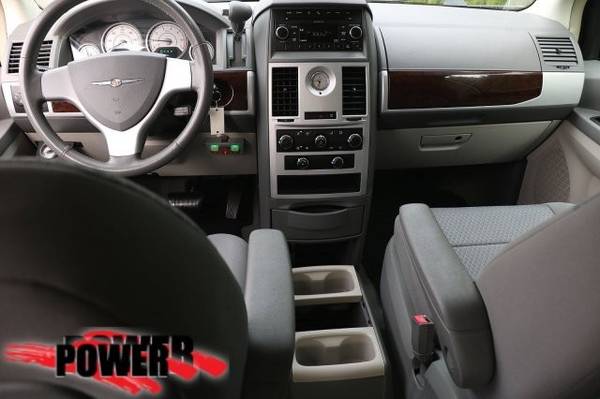 2010 Chrysler Town & Country Touring Minivan, Passenger for sale in Salem, OR – photo 16