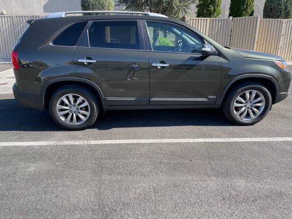 2011 Kia Sorento with Apple CarPlay for Sale - - by for sale in Reno, NV – photo 5