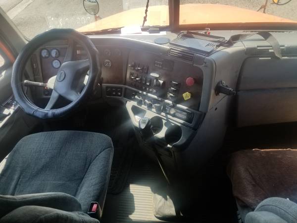 05 freightliner century for sale in Lyons, IL – photo 4