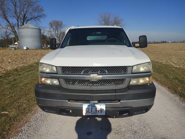 06 Chevy Silverado 2500HD - cars & trucks - by owner - vehicle... for sale in Kalona, IA – photo 5