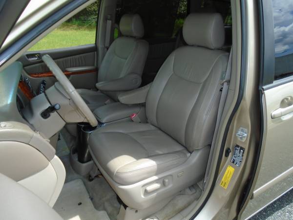 TOYOTA sienna XLE mini van, leather and nice!!!! - cars & trucks -... for sale in GAINESVILLE, FL 32609, FL – photo 9