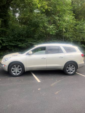 2009 BUICK ENCLAVE GREAT FAMILY VEHICLE!! FINANCING AVAILABLE!! for sale in rock island, IL – photo 3