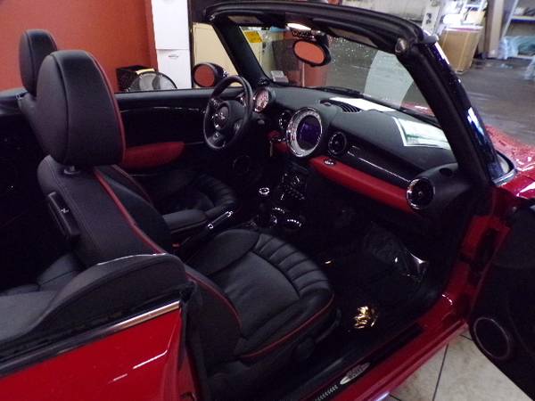 1-Owner 2013 MINI COOPER S convertible 51630 miles manual trans navi for sale in Chesterfield, MO – photo 19