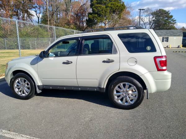 2009 Ford Escape 2wd Automatic - cars & trucks - by owner - vehicle... for sale in Glen Allen, VA – photo 2