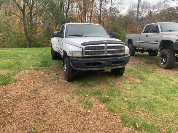 01 ram 3500 Cummins dually for sale in Columbia, CT – photo 2
