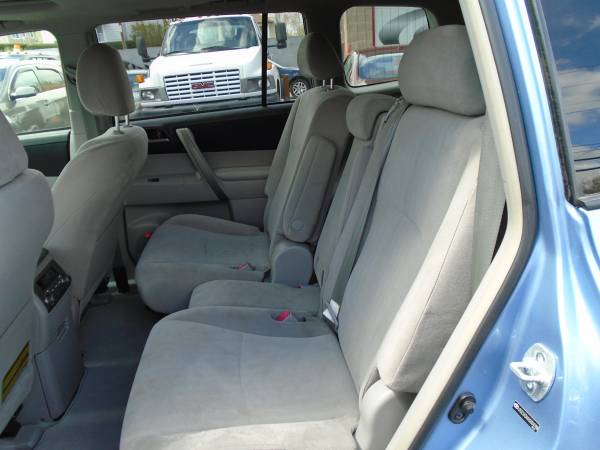 2008 Toyota Highlander 7 passenger - - by dealer for sale in Providence, RI – photo 10