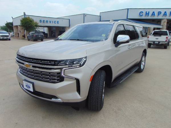 2021 Chevrolet Suburban V8 ( Mileage: 5, 344! - - by for sale in Devine, TX – photo 2