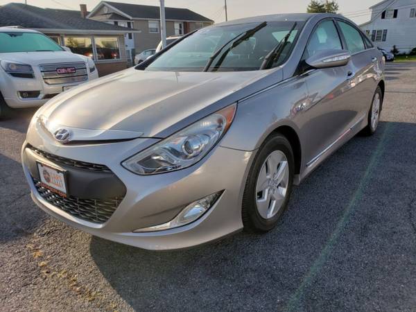 2012 HYUNDAI SONATA HYBRID with - cars & trucks - by dealer -... for sale in Winchester, District Of Columbia – photo 7