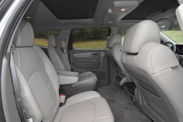 Loaded 2015 Chevrolet Traverse AWD LT ~ 3rd row ~ DVD ~ We finance for sale in Gardendale, AL – photo 5