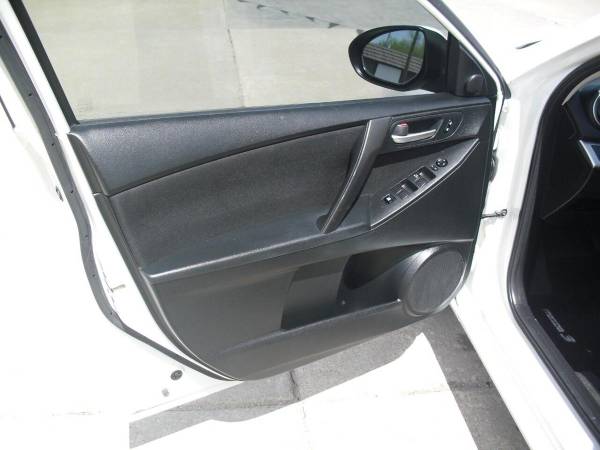 2010 Mazda MAZDA3 i Touring 4dr Sedan 5A - - by dealer for sale in Junction City, KS – photo 9