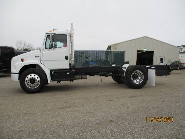 2000 Freightliner FL70 Cab&Chassis 8.3 Cummins 1 Owner Low Miles -... for sale in Jordan, IL – photo 5