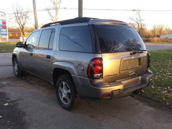 2006 chevy trailblazer ext - cars & trucks - by dealer - vehicle... for sale in Jeffersonville, KY – photo 2