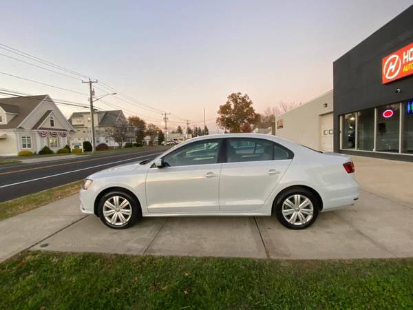 Look What Just Came In! A 2017 Volkswagen Jetta with only for sale in Meriden, CT – photo 17