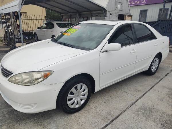 2006 Toyota Camry 4dr Sdn XLE Auto (Natl) - - by for sale in New Orleans, LA – photo 2