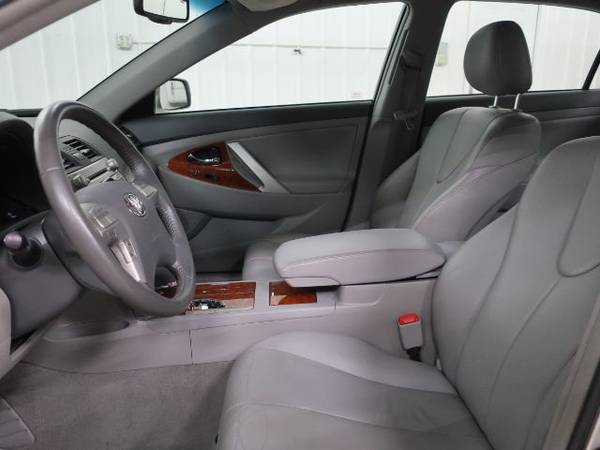 2011 Toyota Camry XLE Leather Heated Seats for sale in Caledonia, MI – photo 5