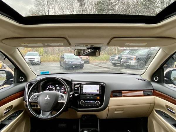 2015 Mitsubishi Outlander - Financing Available! - cars & trucks -... for sale in Londonderry, MA – photo 15