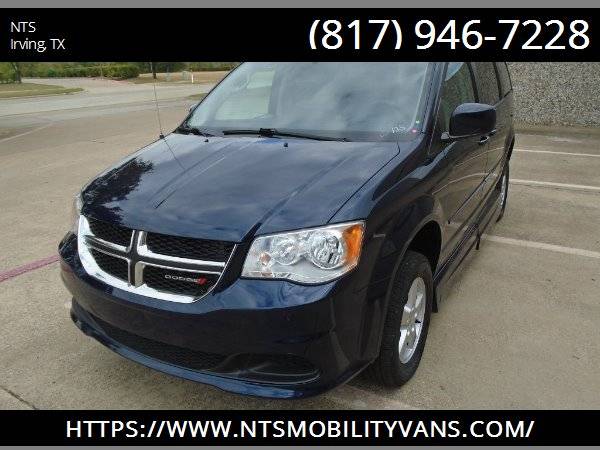 12 DODGE GRAND CARAVAN POWER RAMP MOBILITY HANDICAPPED WHEELCHAIR VAN for sale in Irving, MO – photo 4