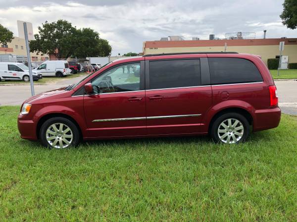2015 Chrysler Town & Country Excellent Condition - cars & trucks -... for sale in Miami, FL – photo 4