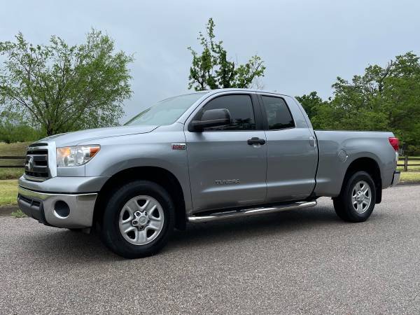 2012 Toyota Tundra SR5 with 5 7L V8 - accident-free & smoke-free! for sale in Norman, OK – photo 4
