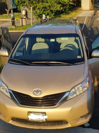 Toyota Sienna LE 2012 Gold 8 seat for sale in Woodbridge, District Of Columbia – photo 13