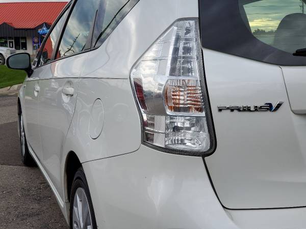 2014 Toyota Prius V, One Owner, Spacious, Great MPG, No Accidents for sale in Lapeer, MI – photo 6