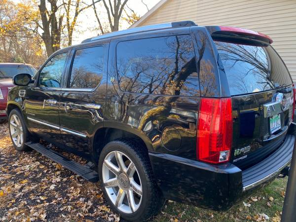 2009 Cadillac Escalade—hybrid - cars & trucks - by owner - vehicle... for sale in Waterford, MI – photo 3