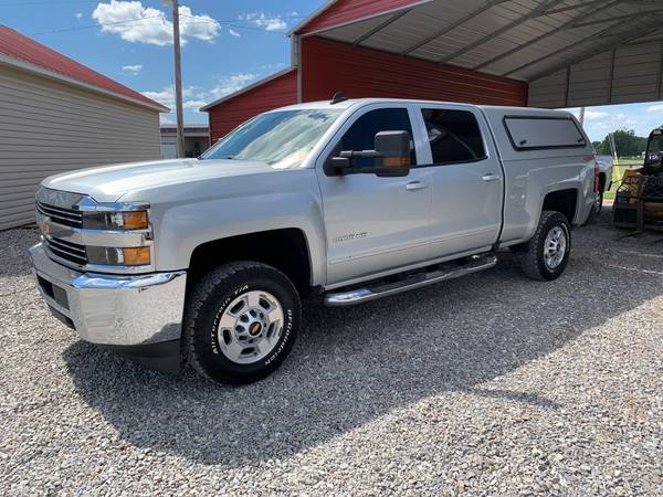 2017 CHEVROLET K2500 CREW CAB GAS 4WD W/ CAMPER TOPPER - cars &... for sale in Noble, MO