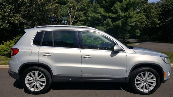 2011 VOLKSWAGEN TIGUAN LIMITED FULL LOADED EXCELLENT CONDITION for sale in Westbury , NY – photo 15