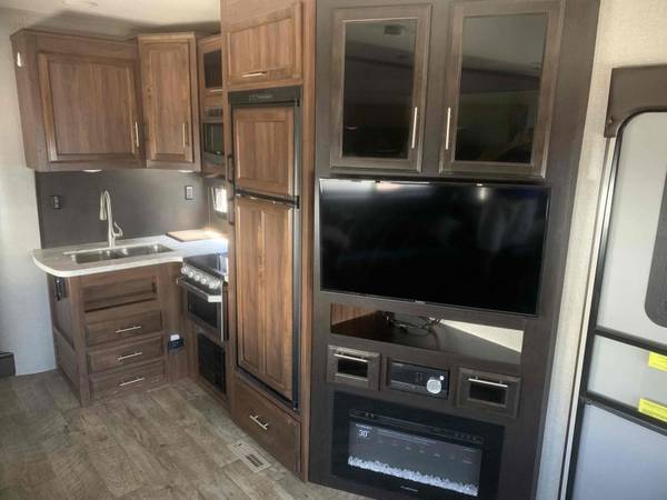 2019 JAY sunseeker EAGLE 5th Wheel In House Financing For Those Who... for sale in Castle Rock, CO – photo 13