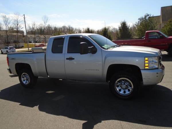 2011 CHEVY SILVERADO 4X4 - - by dealer - vehicle for sale in Elizabethtown, PA – photo 6