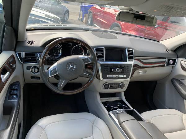 2012 Mercedes Benz ML 350 4matic clean title loaded - cars & trucks... for sale in Hollywood, FL – photo 2