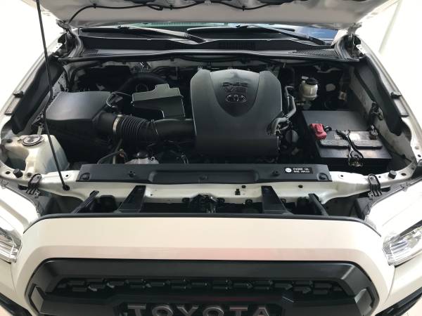 2016 Toyota / Tacoma / TRD Sport 4x4 / White / 1 Owner/ Must See -... for sale in Los Angeles, CA – photo 13