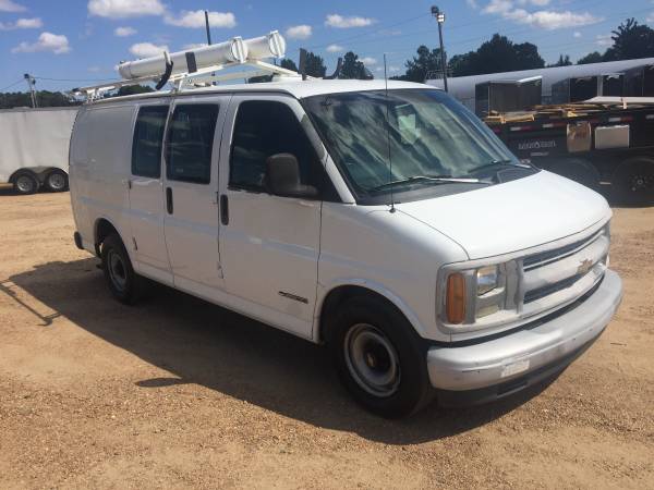 Chevy Van 2000 3/4 ton / just retired from at&t runs great LOW MILES for sale in Pearl, LA – photo 2