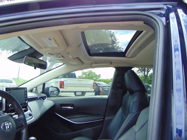 2020 Toyota Corolla Xle ( Mileage: 21, 652! - - by for sale in Devine, TX – photo 8