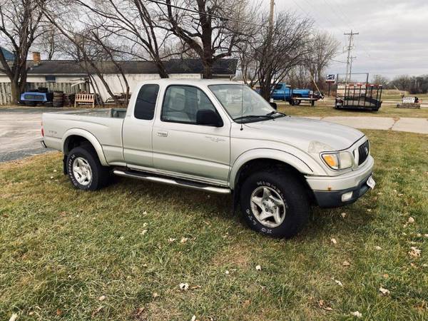 2002 Toyota Tacoma 4X4 - cars & trucks - by owner - vehicle... for sale in De Pere, WI – photo 4