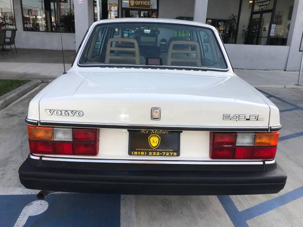 1990 VOLVO / 240DL / WHITE / SUPER CLEAN / LOW MILEAGE / MUST SEE -... for sale in Los Angeles, CA – photo 10