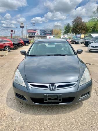 Honda Accord - - by dealer - vehicle automotive sale for sale in Rock Island, IA – photo 3