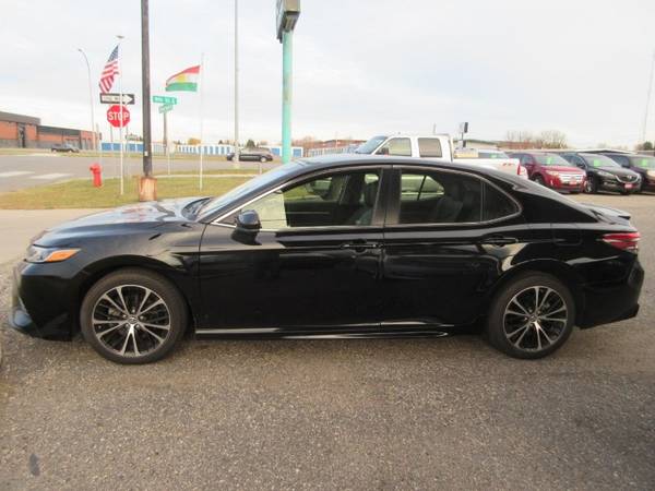 2018 Toyota Camry SE - cars & trucks - by dealer - vehicle... for sale in Moorhead, ND – photo 2