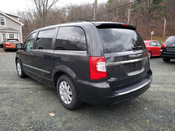 2011Chrysler Town and Country Touring L Florida Vehicle No Rust -... for sale in Wynantskill, NY – photo 7
