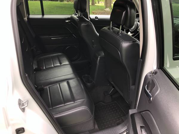 2015 keep patriot 4x4 excellent suv for sale in Schaumburg, IL – photo 8