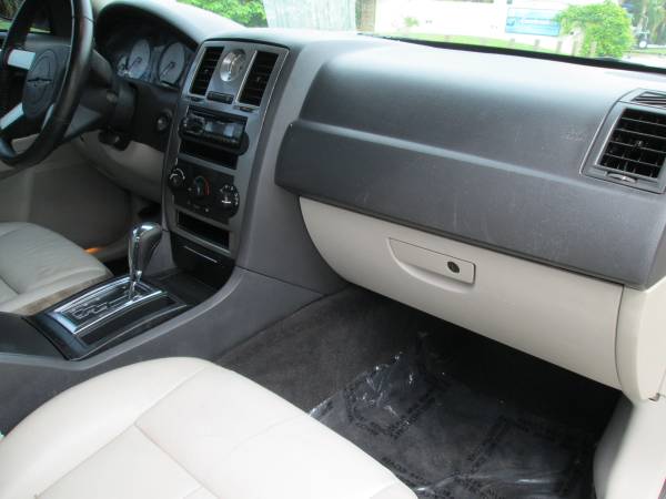EON AUTO 2006 CHRYSLER 300 LOADED LEATHER FINANCE WITH $995 DOWN -... for sale in Sharpes, FL – photo 10