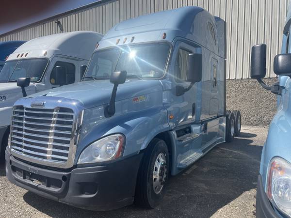 2015 Freightliner Cascadia for sale in Erie, PA