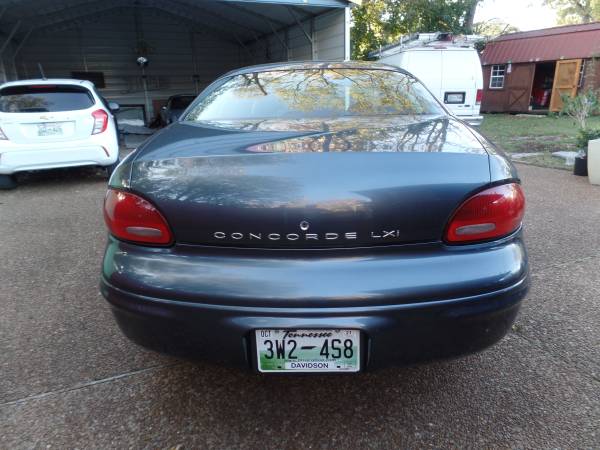 2001 Chrysler Concorde LXI, Very Clean - cars & trucks - by owner -... for sale in Madison, TN – photo 4