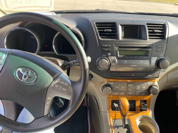 2008 Toyota Highlander - cars & trucks - by owner - vehicle... for sale in Sioux City, IA – photo 10