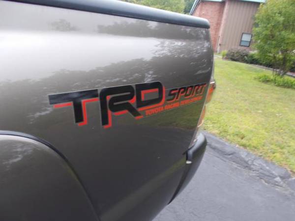 2015 Toyota Tacoma 4WD DOUBLE CAB V6 TRD SPORT - cars & trucks - by... for sale in Cohoes, NY – photo 10