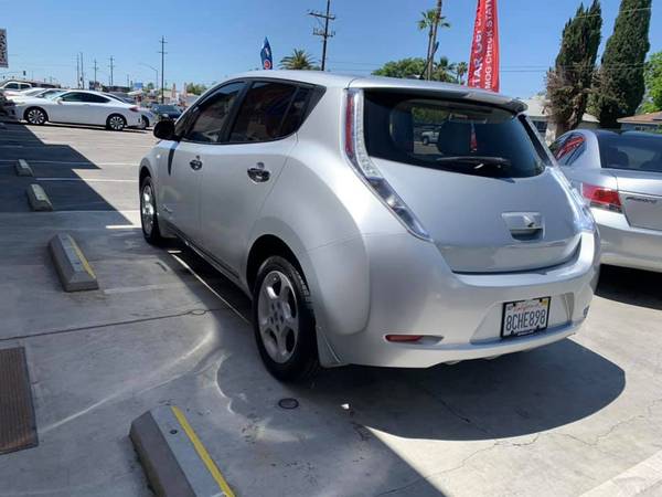 2011 Nissan leaf - cars & trucks - by dealer - vehicle automotive sale for sale in Bakersfield, CA – photo 2