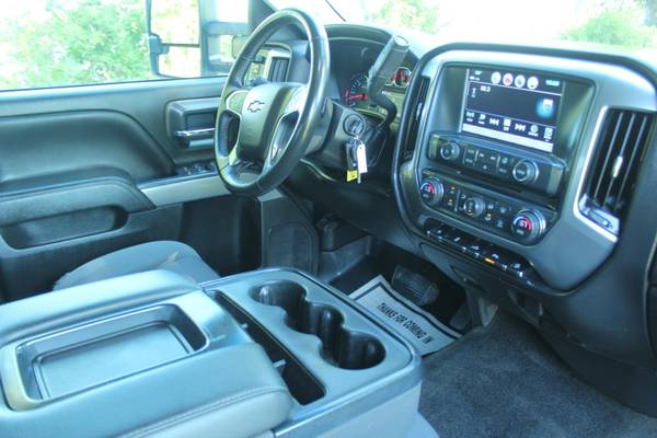 2017 Chevrolet Silverado 2500 LT Crew Cab truck, white for sale in Sauk Centre, MN – photo 22