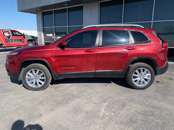 2017 Jeep Cherokee Limited 4x4 Deep Cherry Red for sale in Omaha, NE – photo 4