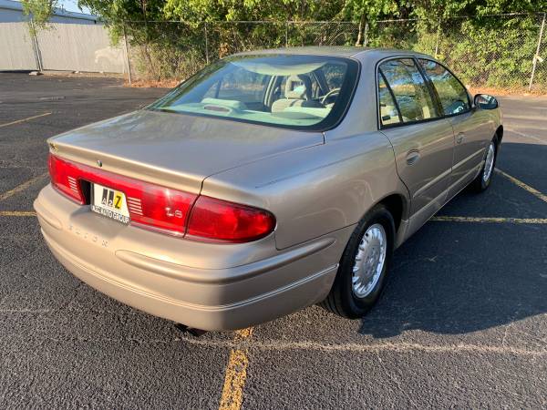 1998 BUICK REGAL LS LOW MILES AS DUE TO YEAR CLEAN CARFAX NO ACCIDENT for sale in Winchester, VA – photo 6